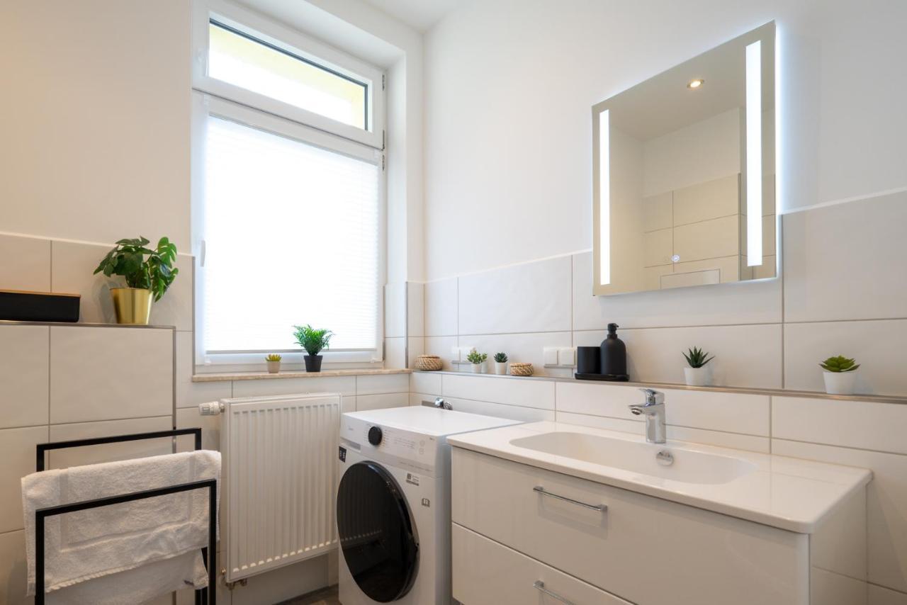 Maremar - Design Apartment - Luxus Boxspringbett - Zentral - Kueche - Arbeitsplatz - Highspeed Wlan Gera Extérieur photo