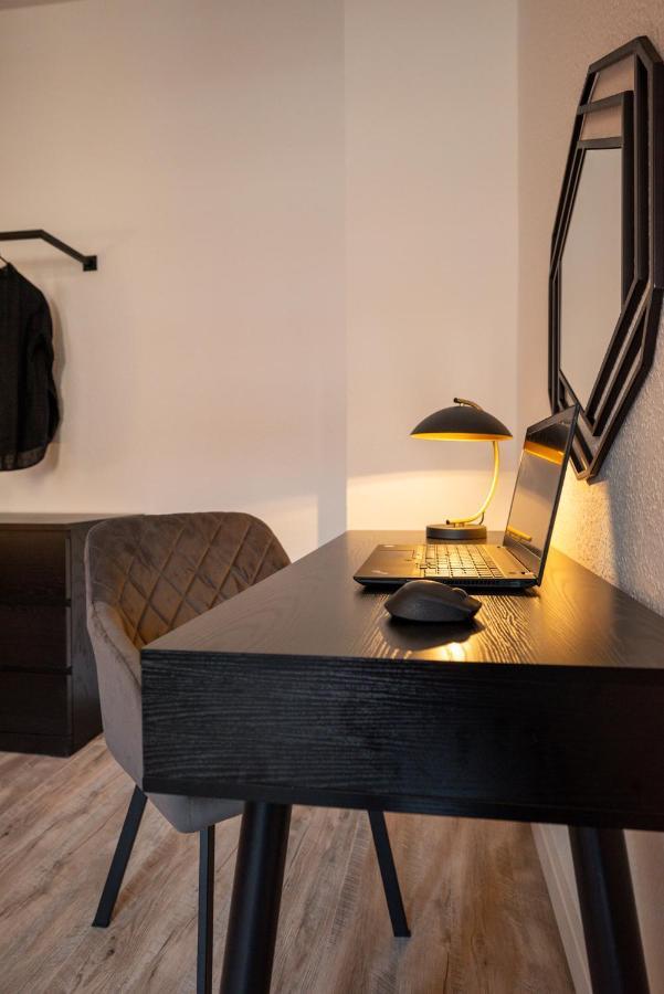 Maremar - Design Apartment - Luxus Boxspringbett - Zentral - Kueche - Arbeitsplatz - Highspeed Wlan Gera Extérieur photo